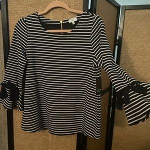 Women’s Crown & Ivy Top Size Small- NWT